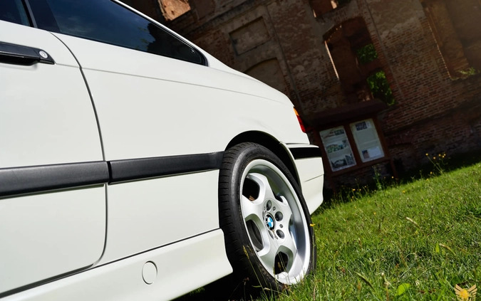 BMW M3 cena 114999 przebieg: 212000, rok produkcji 1995 z Tarnowskie Góry małe 562